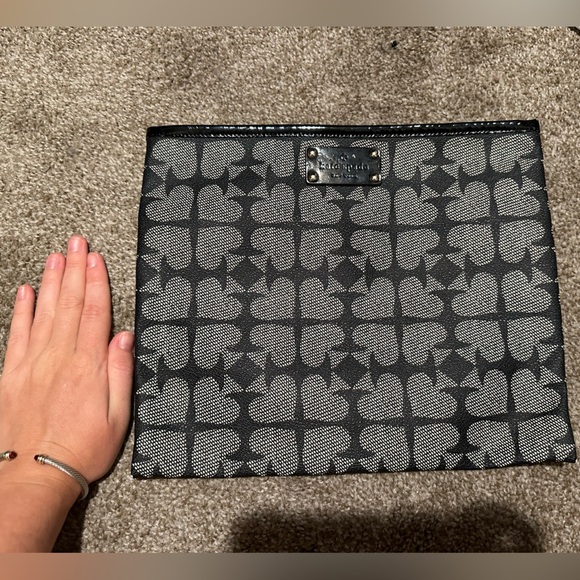 KATE SPADE Large Pouch - Picture 3 of 7